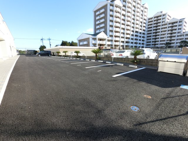 【駐車場】