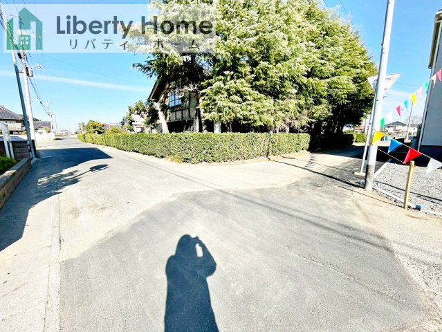 第1常総市東野原　新築戸建　1号棟の前面道路含む現地写真