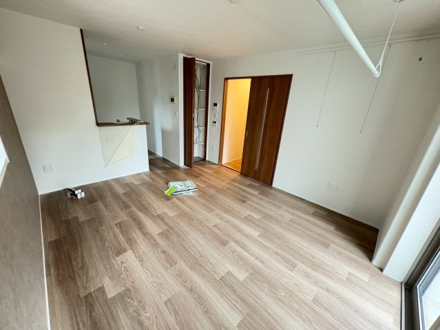 ポプリ中山の居間・リビング|※反転タイプです