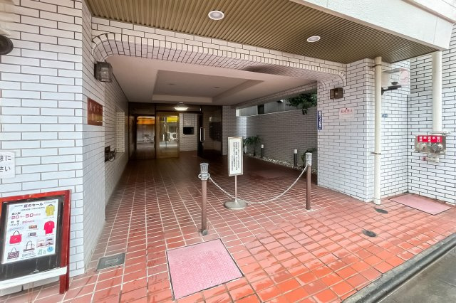 ハイネス新小岩のエントランス