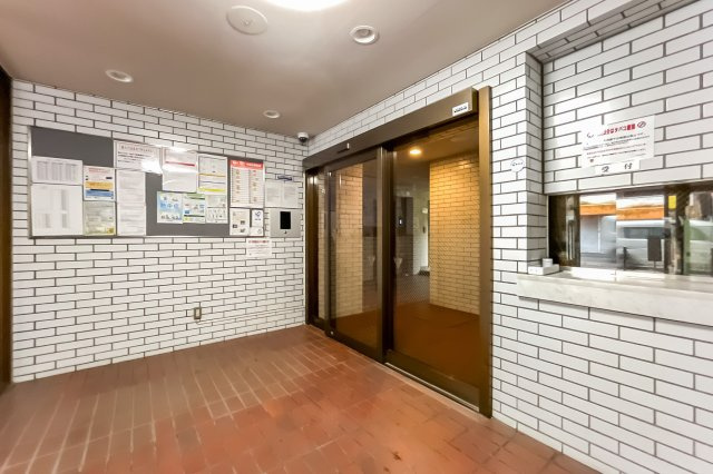 ハイネス新小岩のエントランス