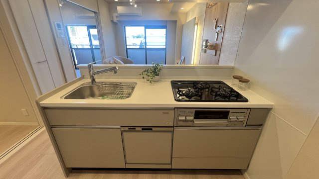 家具もエアコンもそのままどうぞ♪リノベされた【ライオンズマンション吉野町第6】のキッチン|キッチンでお料理をお楽しみください