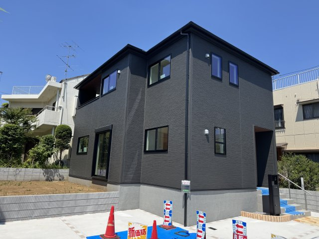 市川市国府台５丁目新築戸建【国府台小学校：9分】の外観|完成済み内覧可能です！！