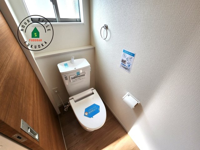 福岡市城南区友丘4丁目第1-3棟（2号棟）のトイレ|温水洗浄便座を完備しております。2ヶ所にトイレがあるのは朝の慌ただしい時間も安心です。