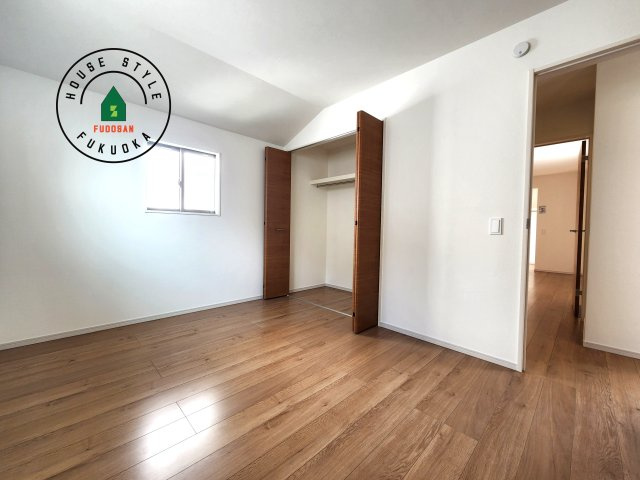 福岡市城南区友丘4丁目第1-3棟（2号棟）の洋室|落ち着いた色調の洋室です。