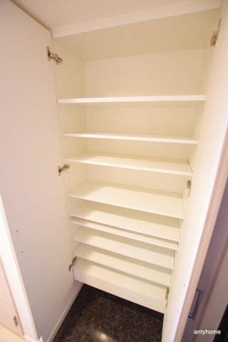 アドバンス西梅田2　仲介手数料無料の収納