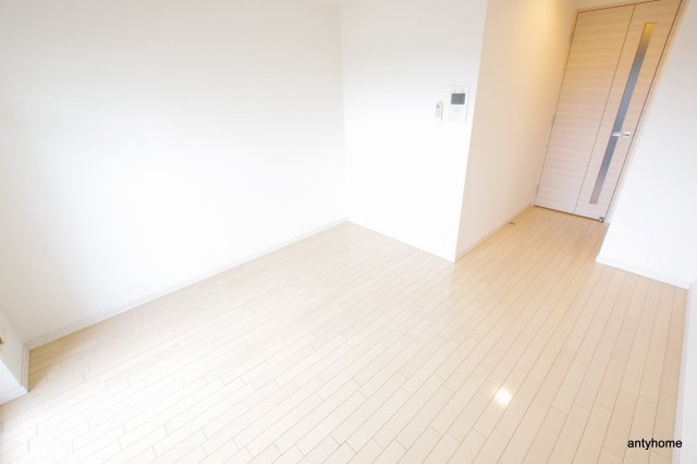 アドバンス西梅田2　仲介手数料無料の居間・リビング