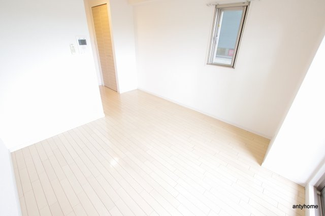 アドバンス西梅田2　仲介手数料無料の居間・リビング