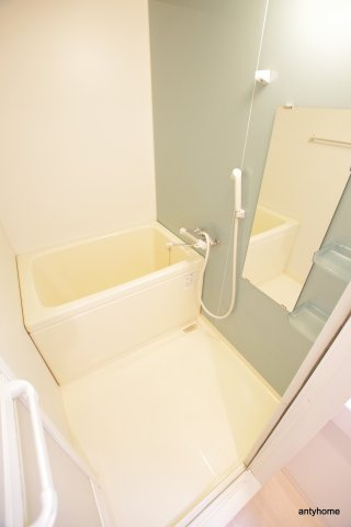 アドバンス西梅田2　仲介手数料無料の浴室