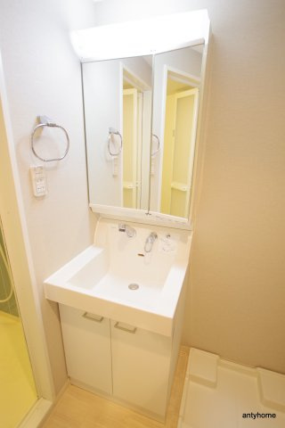 アドバンス西梅田2　仲介手数料無料の洗面所