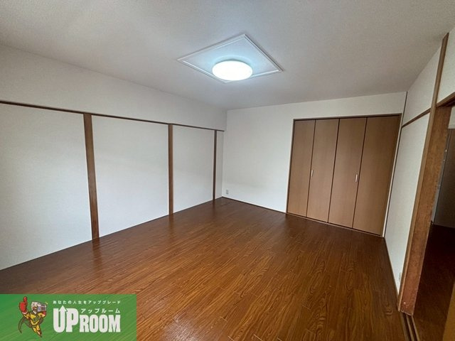 カトウハイツの洋室