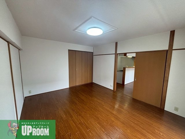 カトウハイツの洋室