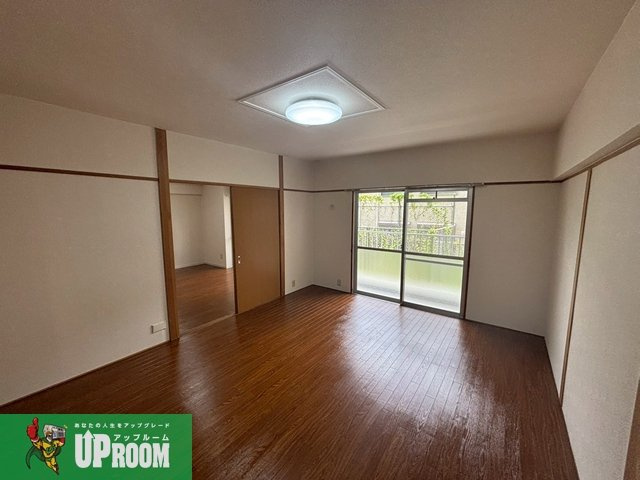 カトウハイツの洋室