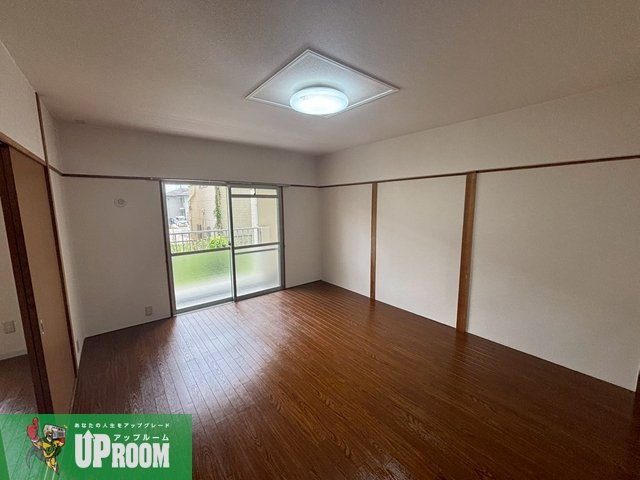 カトウハイツの洋室