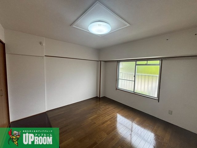 カトウハイツの洋室