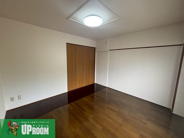 カトウハイツの洋室