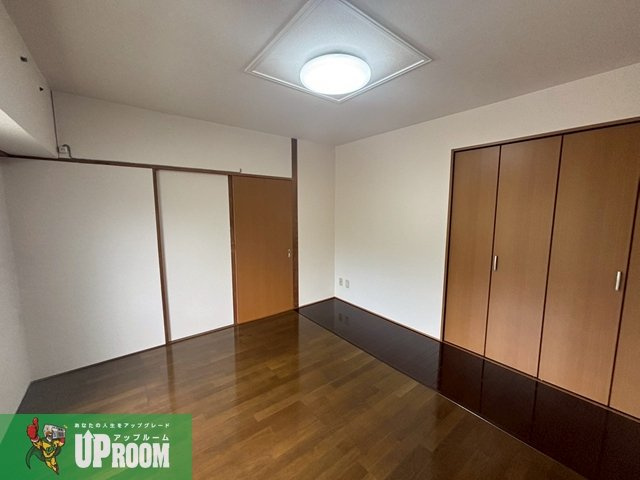 カトウハイツの洋室