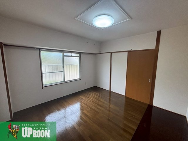 カトウハイツの洋室