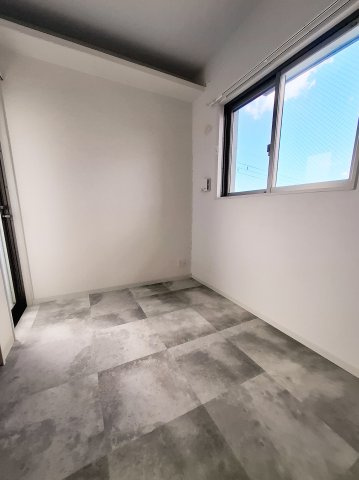 光Haus＋里中の洋室