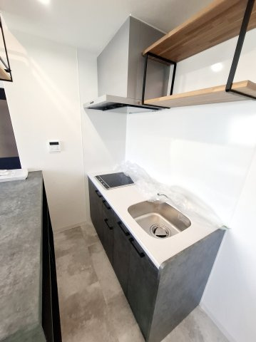 光Haus＋里中のキッチン