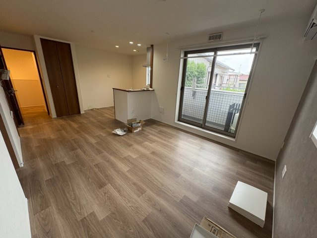 ポプリ中山の居間・リビング