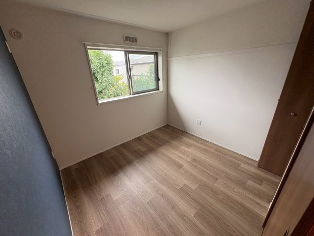 ポプリ中山の居間・リビング