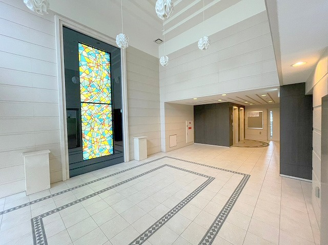 エスリード新大阪SOUTHのエントランス