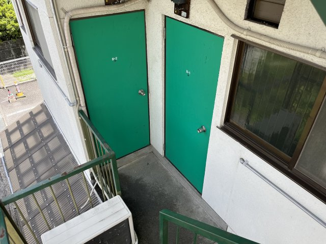 【その他共用部分】 | 売アパート　曙FOB　 | 2階玄関前