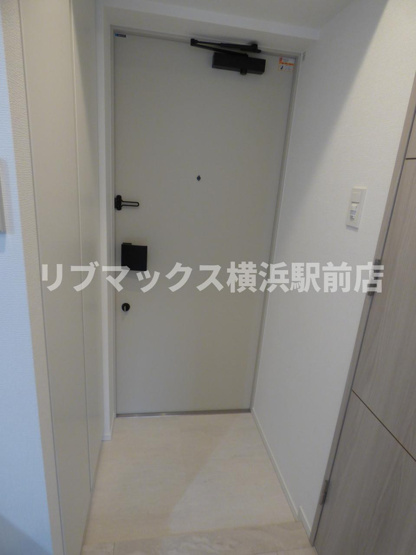 【玄関】RELUXIA横濱鶴見Ⅳ