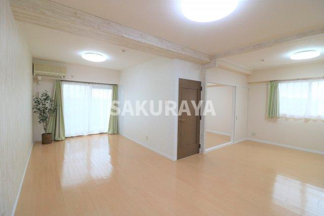 パークサイドヒルズの居間・リビング|現況と異なる場合がございます。