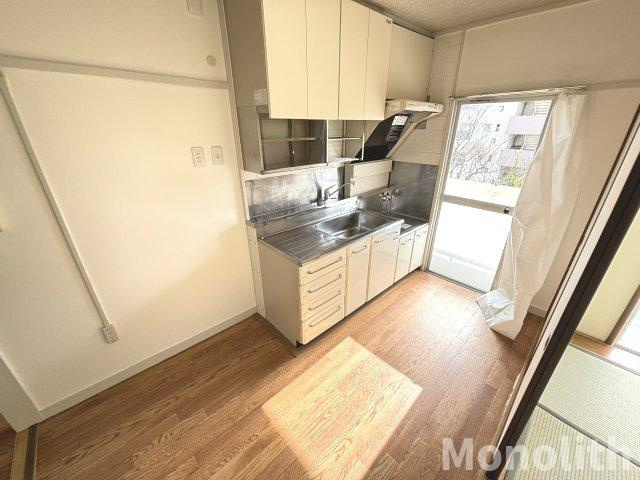 光明台６号棟の居間・リビング