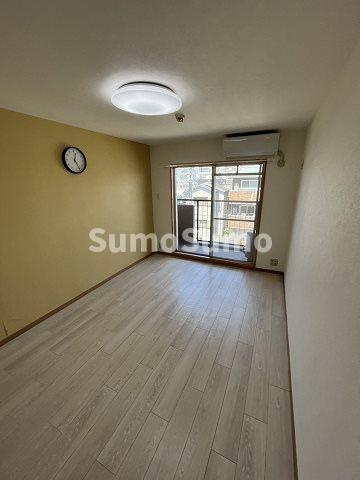 ダイドーメゾン塚口の居間・リビング