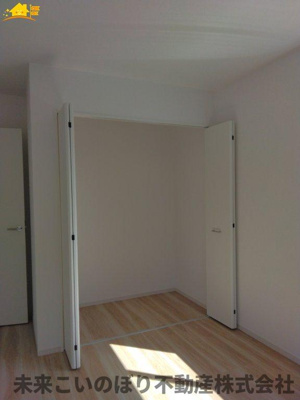 【収納】 | LIGARE蓮田市緑町13期　1号棟 | 各居室には十分な収納スペースを確保。お部屋全体を広々と使うことができます。