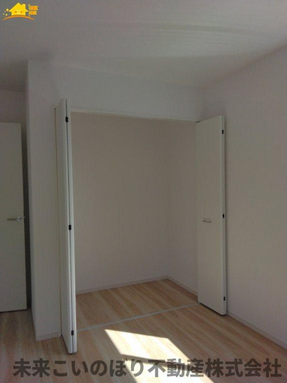 【収納】 | LIGARE蓮田市緑町13期　1号棟 | 各居室には十分な収納スペースを確保。お部屋全体を広々と使うことができます。