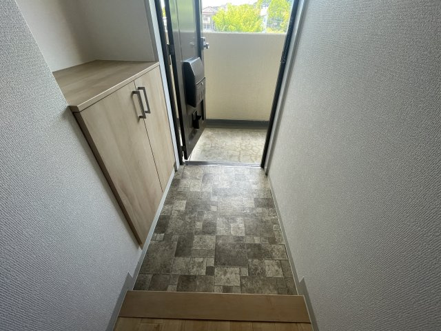 ロイヤルハイツ木戸の玄関