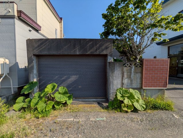 武佐1丁目　中古住宅の駐車場