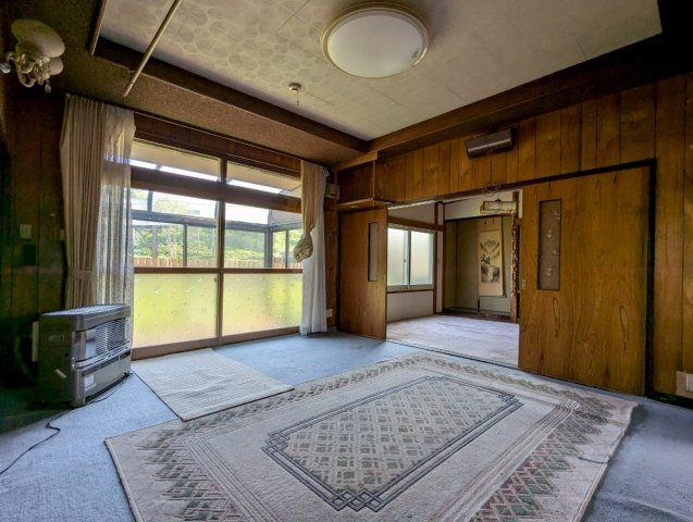 武佐1丁目48　中古住宅の居間・リビング