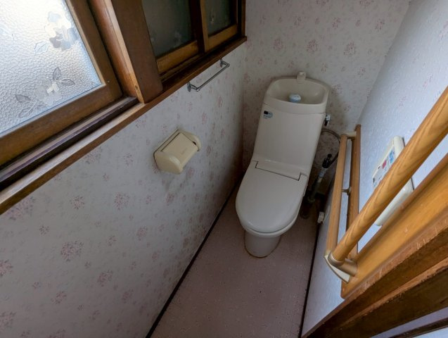 武佐1丁目48　中古住宅のトイレ
