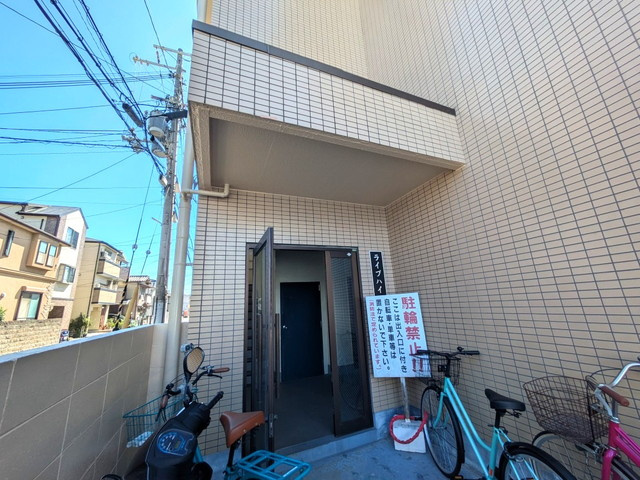 ライプハイツのエントランス