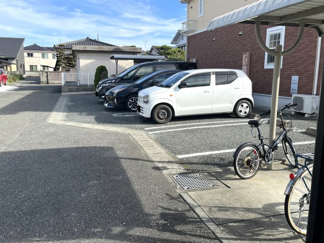 アドラブール　Ｂの駐車場