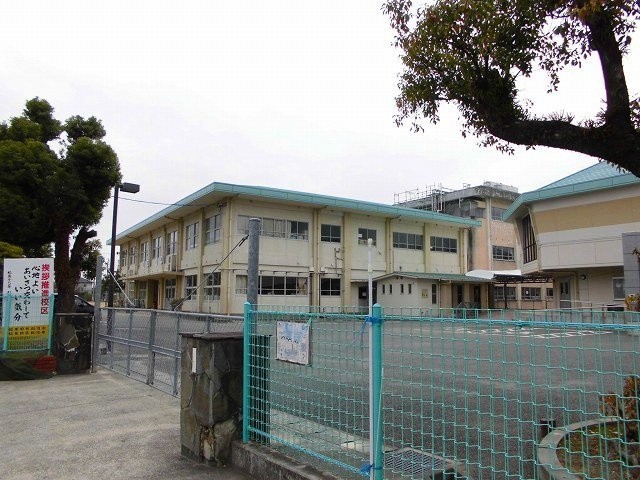 アドラブール　Ｂの周辺|松高小学校まで900m