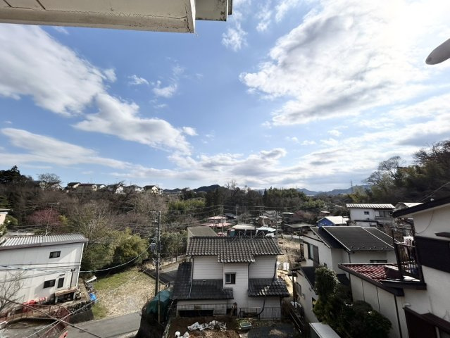 【展望】 | 眺望を気にして物件を探す場合、前面に建物が建っていないか現地で確認しましょう！前面に建物があると景色はもちろん、日当たりや風通しにも影響が出てきます。住んだ時のことを想像しながら現地見学をしましょう。