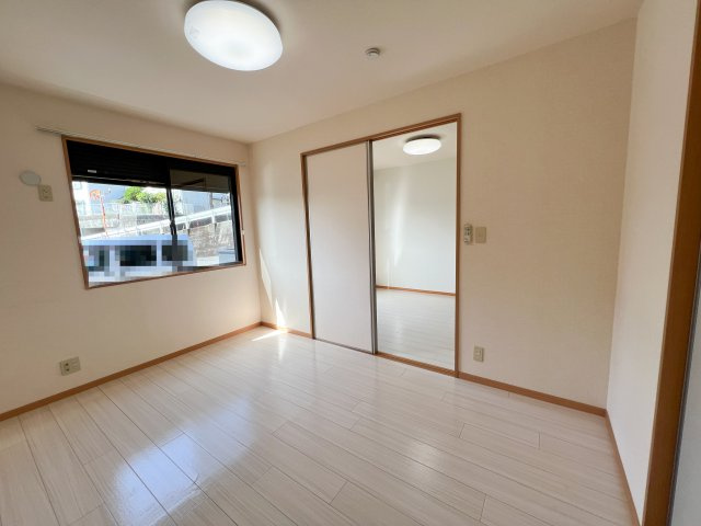 セジュール妙見 B棟の洋室