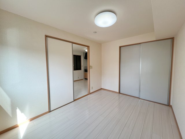 セジュール妙見 B棟の洋室