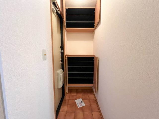 セジュール妙見 B棟の玄関