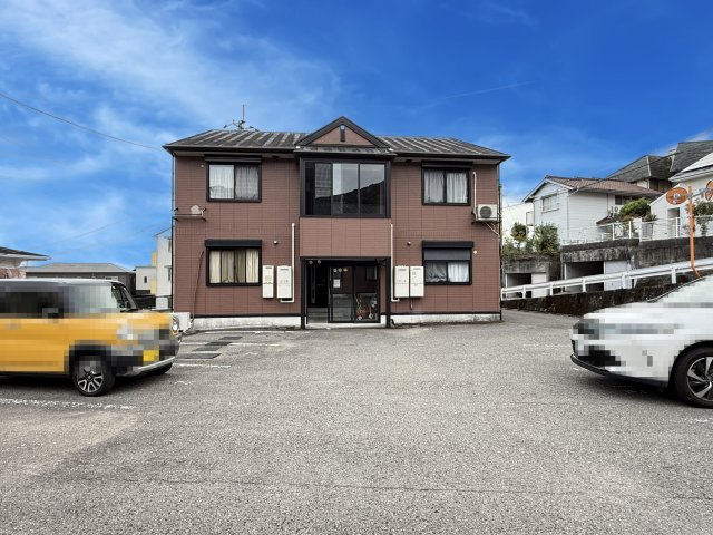 セジュール妙見 B棟の駐車場