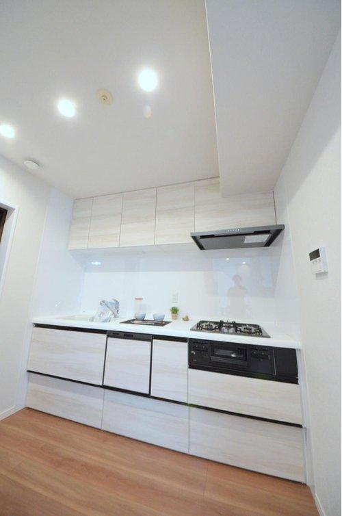 クレアガーデン高須A棟のキッチン|食洗器付きシステムキッチンも新規交換済