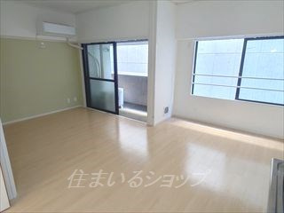 高陽第一センタービルの居間・リビング