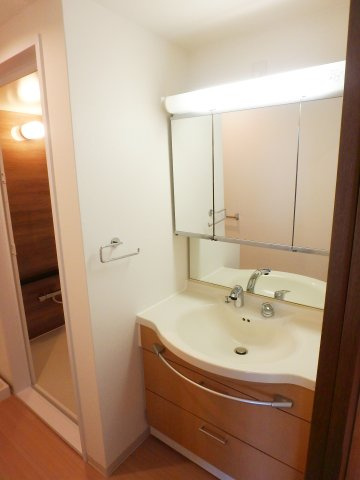 芦屋ハイタウンの独立洗面台