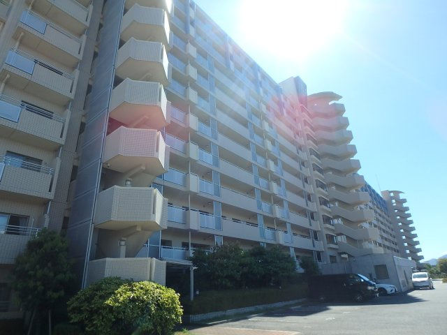 芦屋ハイタウンの外観